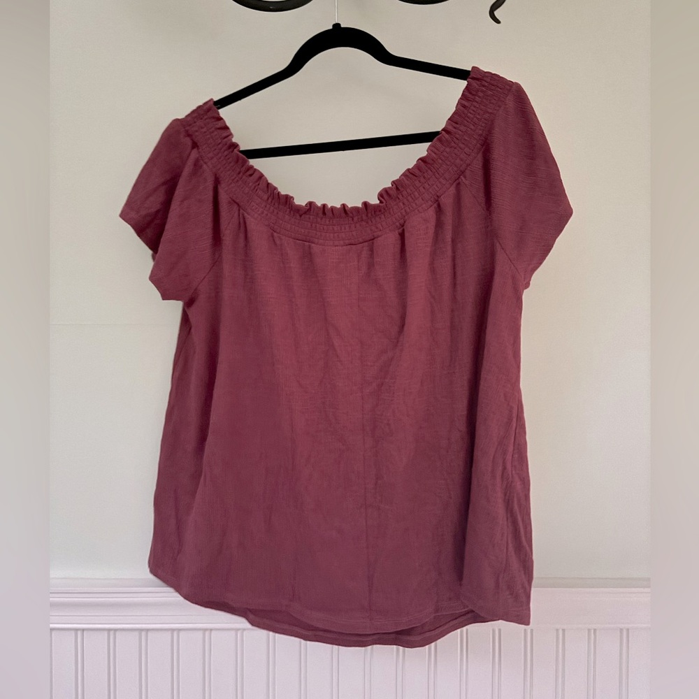 Dusty pink off the shoulder stretchy T-shirt